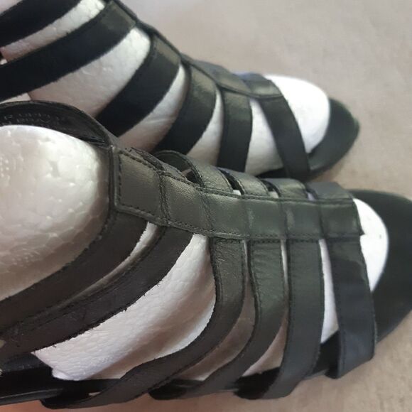 SoftMocāBlackāLeatherāStrappyĀ SandalāHeels - Picture 6 of 16